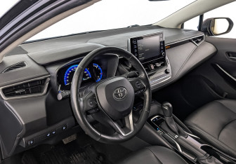 Подержанный автомобиль Toyota Corolla Sedan 2020 года (15 фото)