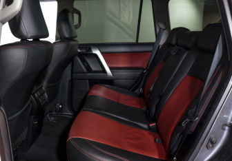 Подержанный автомобиль Toyota Land Cruiser Prado 2014 года (10 фото)