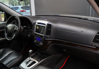 Подержанный автомобиль Hyundai Santa Fe 2011 года (7 фото)