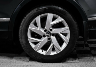 Подержанный автомобиль Volkswagen Tiguan 2021 года (8 фото)