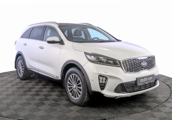 Подержанный автомобиль Kia Sorento 2018 года (3 фото)