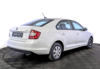 Подержанный автомобиль Skoda Rapid Liftback 2019 года (5 фото)