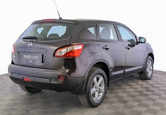 Подержанный автомобиль Nissan Qashqai 2012 года (5 фото)