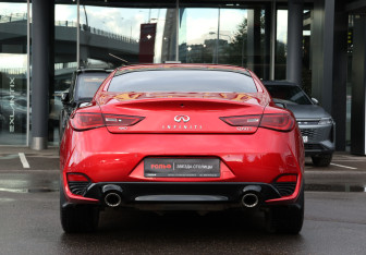 Подержанный автомобиль Infiniti Q60 Coupe 2018 года (6 фото)
