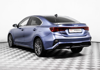 Подержанный автомобиль Kia Cerato Sedan 2022 года (7 фото)