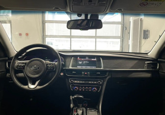 Подержанный автомобиль Kia Optima Sedan 2018 года (10 фото)
