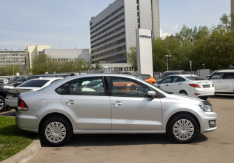 Подержанный автомобиль Volkswagen Polo Sedan 2018 года (3 фото)