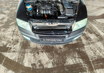 Подержанный автомобиль Skoda Octavia Liftback 2006 года (14 фото)