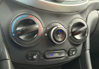 Подержанный автомобиль Hyundai Solaris Sedan 2011 года (10 фото)