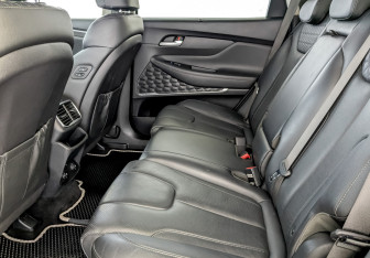 Подержанный автомобиль Hyundai Santa Fe 2019 года (12 фото)