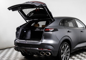 Подержанный автомобиль Changan UNI-K 2024 года (17 фото)