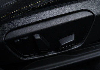 Подержанный автомобиль BMW X2 2017 года (8 фото)