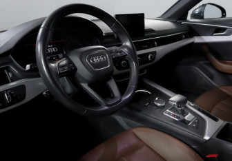 Подержанный автомобиль Audi A4 Sedan 2017 года (14 фото)