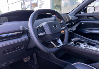 Подержанный автомобиль Changan UNI-V 2024 года (13 фото)