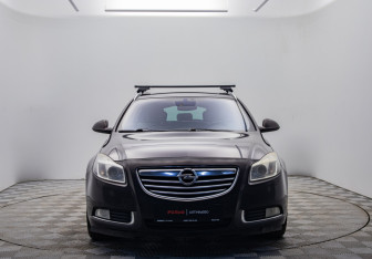 Подержанный автомобиль Opel Insignia Wagon 2011 года (2 фото)
