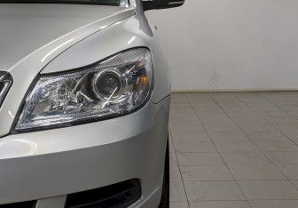 Подержанный автомобиль Skoda Fabia Hatchback 2010 года (15 фото)