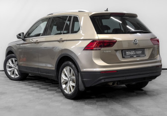 Подержанный автомобиль Volkswagen Tiguan 2020 года (7 фото)