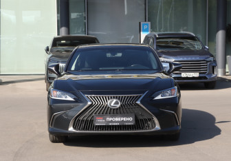 Подержанный автомобиль Lexus ES 2020 года (2 фото)
