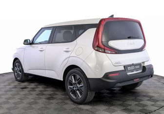 Подержанный автомобиль Kia Soul 2022 года (7 фото)