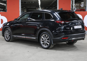 Подержанный автомобиль Mazda CX-9 2018 года (7 фото)