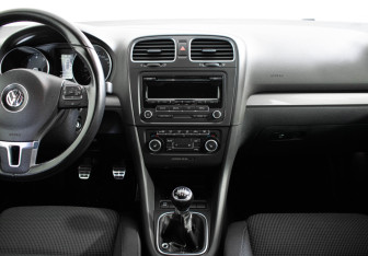 Подержанный автомобиль Volkswagen Golf Hatchback 2012 года (12 фото)