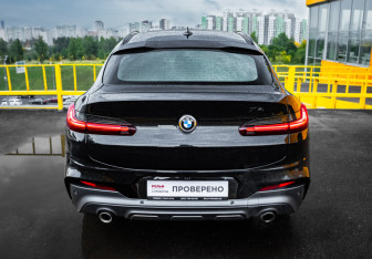 Подержанный автомобиль BMW X4 2020 года (6 фото)