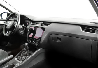 Подержанный автомобиль Skoda Octavia Liftback 2018 года (7 фото)