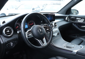 Подержанный автомобиль Mercedes-Benz GLC Coupe 2019 года (13 фото)