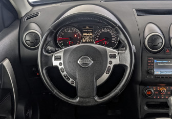 Подержанный автомобиль Nissan Qashqai 2011 года (22 фото)