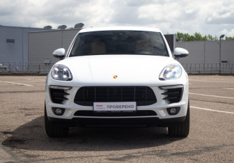 Подержанный автомобиль Porsche Macan 2016 года (2 фото)