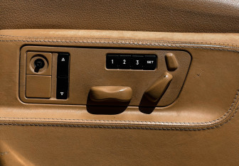 Подержанный автомобиль Porsche Cayenne 2007 года (15 фото)