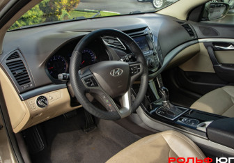 Подержанный автомобиль Hyundai i40 Sedan 2012 года (16 фото)