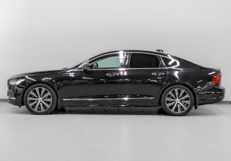 Подержанный автомобиль Volvo S90 2021 года (8 фото)