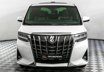 Подержанный автомобиль Toyota Alphard 2019 года (2 фото)