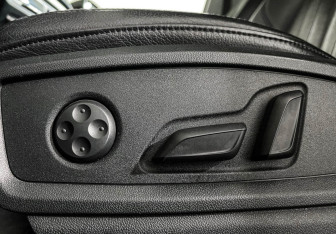 Подержанный автомобиль Audi Q5 2018 года (14 фото)