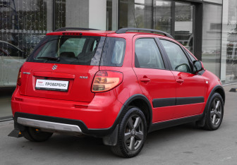 Подержанный автомобиль Suzuki SX4 Hatchback 2011 года (5 фото)