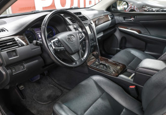 Подержанный автомобиль Toyota Camry Sedan 2014 года (16 фото)
