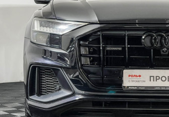 Подержанный автомобиль Audi Q8 2020 года (25 фото)