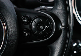 Подержанный автомобиль MINI Countryman 2018 года (19 фото)