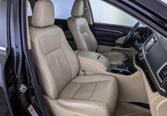 Подержанный автомобиль Toyota Highlander 2015 года (24 фото)