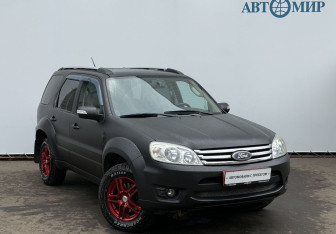 Подержанный автомобиль Ford Escape 2009 года (3 фото)