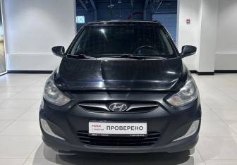 Подержанный автомобиль Hyundai Solaris Sedan 2011 года (2 фото)