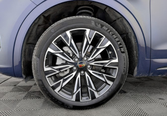 Новый Hongqi HS5 2023 (7 фото)