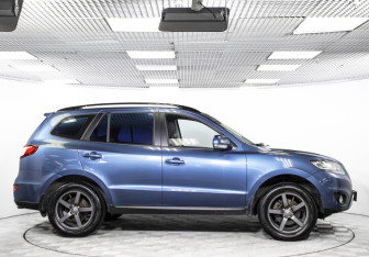 Подержанный автомобиль Hyundai Santa Fe 2012 года (4 фото)