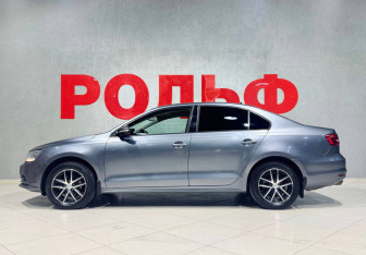 Подержанный автомобиль Volkswagen Jetta Sedan 2015 года (6 фото)