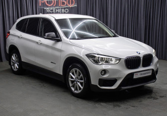 Подержанный автомобиль BMW X1 2015 года (3 фото)