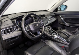 Подержанный автомобиль Geely Atlas Pro 2023 года (15 фото)