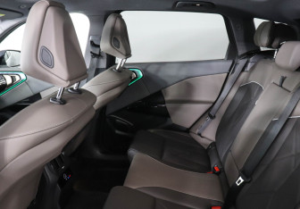 Подержанный автомобиль BMW X3 2025 года (14 фото)