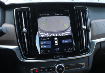 Подержанный автомобиль Volvo S90 2021 года (19 фото)