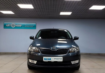 Подержанный автомобиль Skoda Rapid Liftback 2015 года (2 фото)